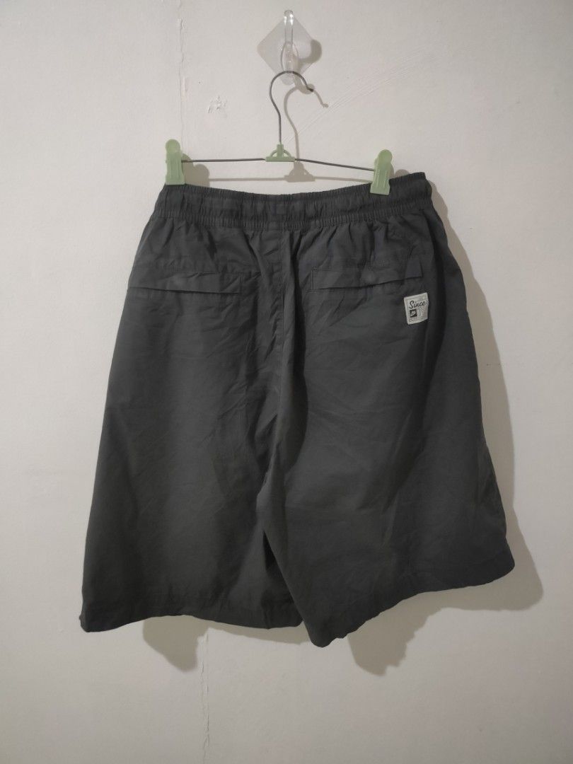 Nike Mens Oversized Woven Short (Category: Shorts) located in Ozamiz City. Submitted by outregrails (Listing ID 1453633197, Image 2). Description: Excellent condition No issue Large W32-36 L32.