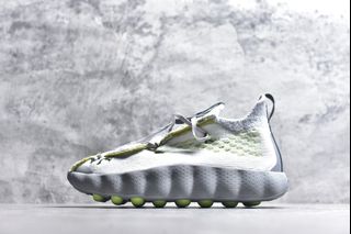 (Category: ) located in . Submitted by Outlet.Sneakers (Listing ID 1453728339, Image 1). Description: .