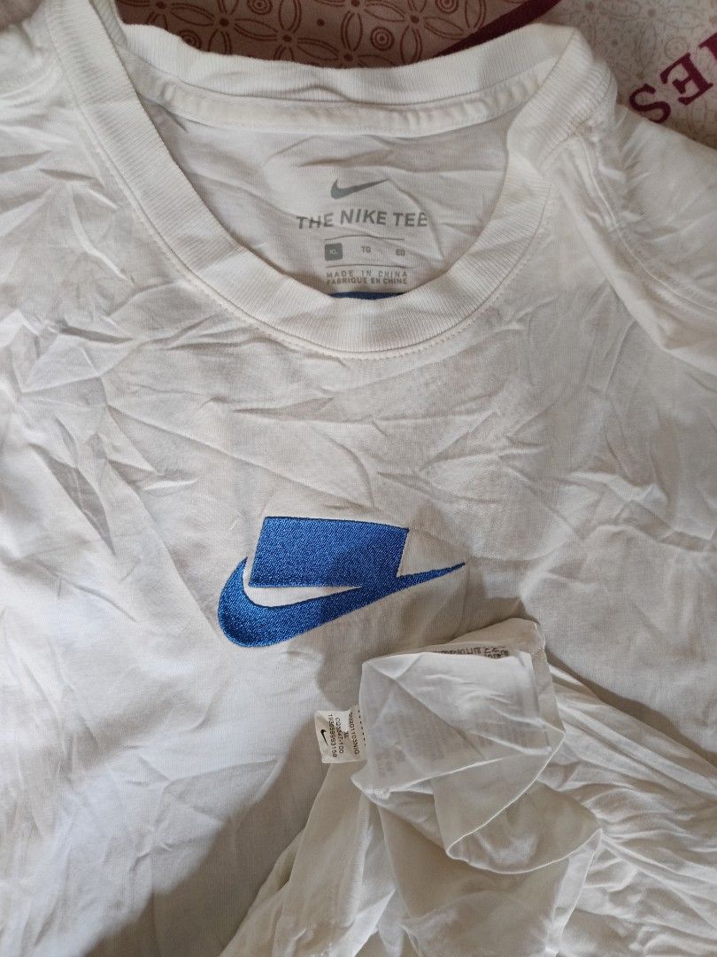 Nike nsw (Category: Tshirts & Polo Shirts ) located in Binalbagan. Submitted by dalethrift (Listing ID 1453657089, Image 3). Description: embroided front design as new xl fit to large freeshipping.