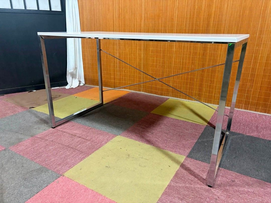 Office desk/big study table (Category: Tables & Sets) located in Meycauayan. Submitted by marygracecasimiro (Listing ID 1453813034, Image 3). Description: Modern Office Desk / Big Study Table White Solid Wood Duco Finish Top Chrome Finish Metal Frame HEAVY-DUTY!!! MINIMALIST!!! Price : 7500 ✅ 47L x 24W x 28H inches In VERY good condition 💜💜.