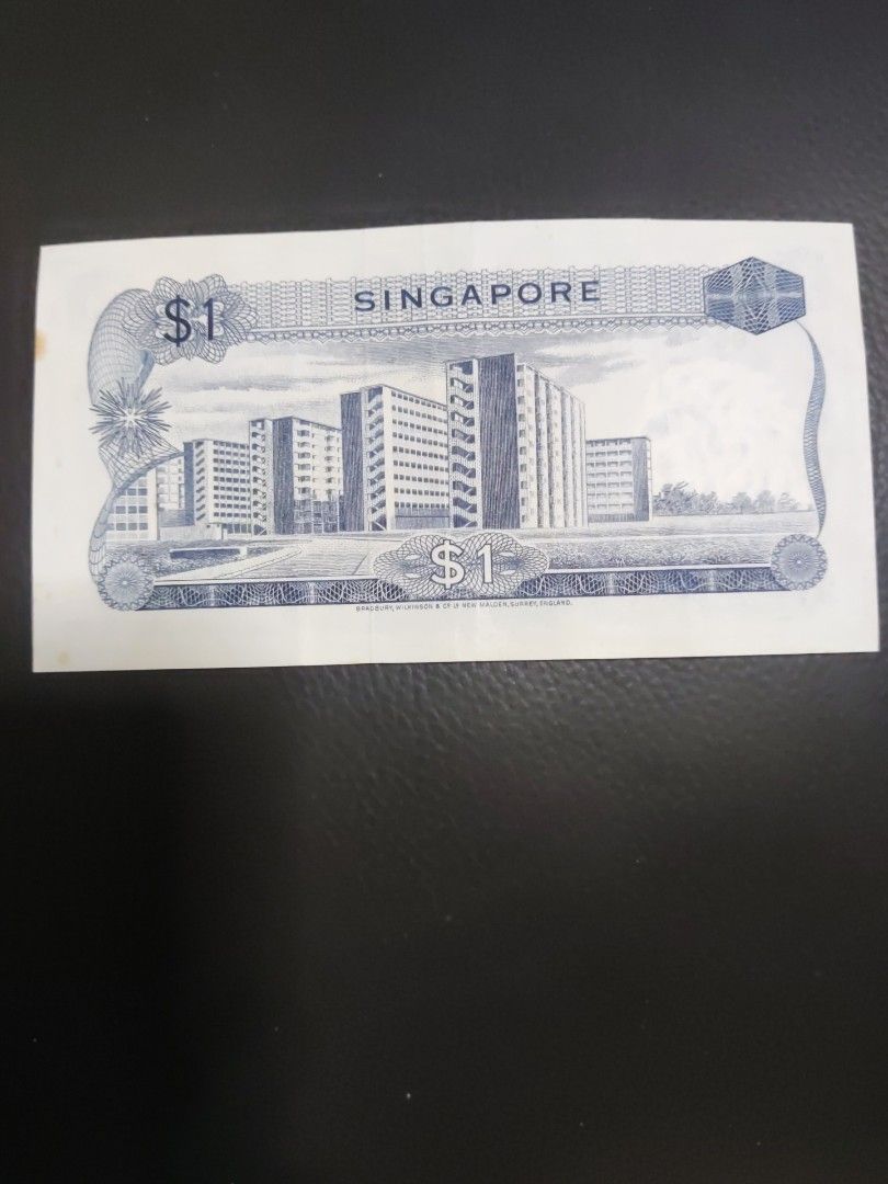 Old note (Category: Currency) located in Singapore. Submitted by jadehome88 (Listing ID 1453812066, Image 2). Description: old Singapore note.