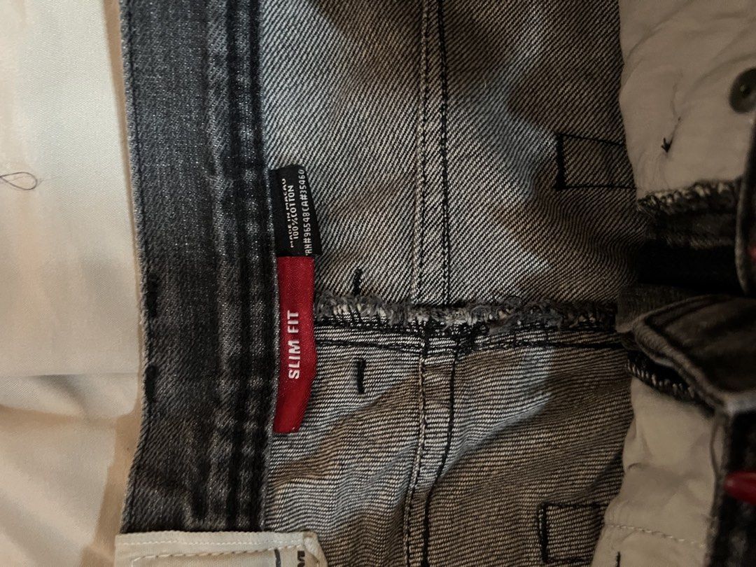 Original Oakley Pants (Category: Jeans) located in Quezon City. Submitted by tangled8 (Listing ID 1453729753, Image 3). Description: Original Oakley pants bought in USA.