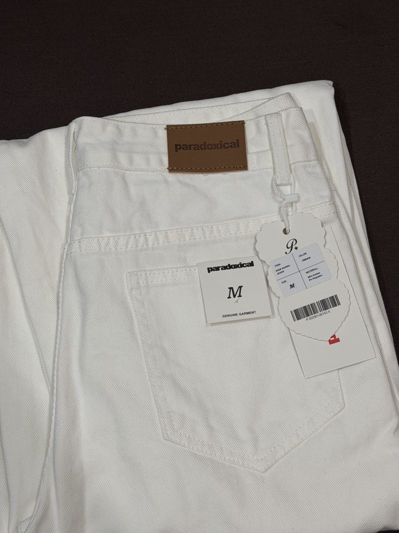 Paradoxical Drop Barrel Baggy Jeans (Category: Jeans) located in Imus. Submitted by gr4cie (Listing ID 1453752331, Image 2). Description: Paradoxical Drop Barrel Baggy Jeans Size: M (28in waist) Color: Cream Condition: Brand New with Tags RFS: Wrong size .