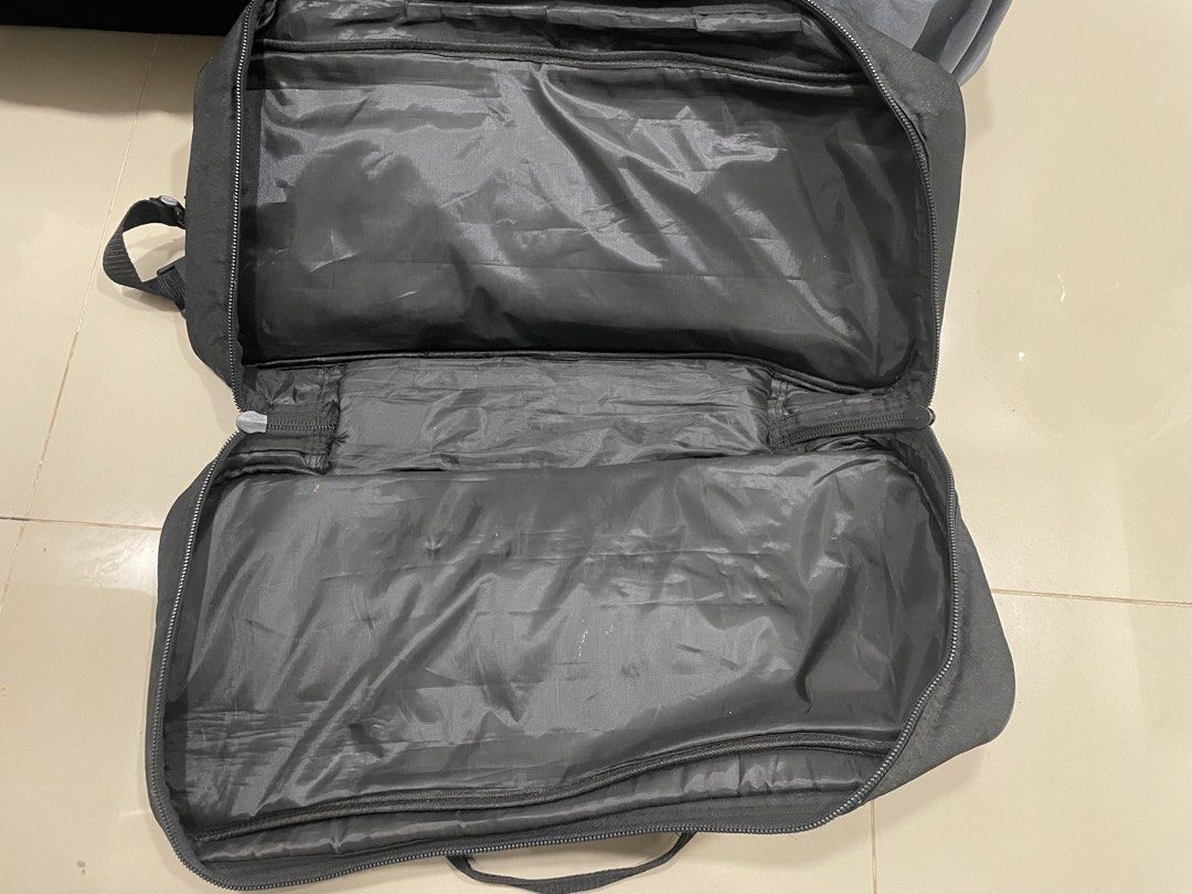 Pedalboard Gig Bag (Category: Musical Instruments) located in Manila. Submitted by qwertysz (Listing ID 1453678038, Image 3). Description: Selling my pedalboard gig bag. Strictly for meetup only. Dimensions: 21” x 11” 4.5” RFS: Bought a new gig bag Note: Guitar effects/pedals shown in the photos are not includes. They are displayed for size reference only. Please read the description before sending a message. Lowball offers and questions already 