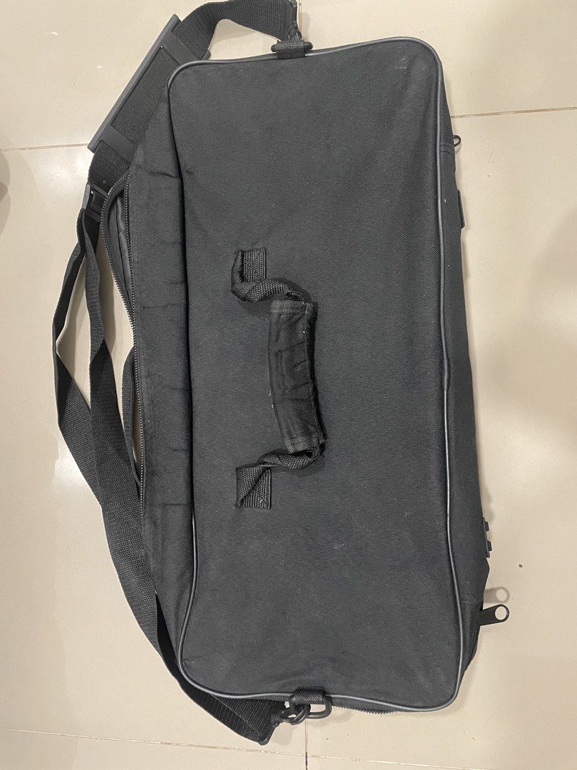 Pedalboard Gig Bag (Category: Musical Instruments) located in Manila. Submitted by qwertysz (Listing ID 1453678038, Image 2). Description: Selling my pedalboard gig bag. Strictly for meetup only. Dimensions: 21” x 11” 4.5” RFS: Bought a new gig bag Note: Guitar effects/pedals shown in the photos are not includes. They are displayed for size reference only. Please read the description before sending a message. Lowball offers and questions already 