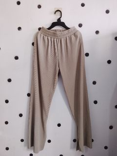 (Kategori: ) berada di . Dikirim oleh stuffbyizzy (ID iklan 1453641312, Gambar 1). Deskripsi: .