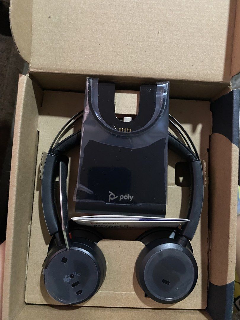 Poly Voyager Focus 2 UC Headset Certified for Microsoft Teams (Category: Headphones & Headsets) located in Manila. Submitted by palvendia30 (Listing ID 1453696778, Image 1). Description: - Poly Voyager Focus 2 UC Headset - Microsoft Teams Certified - Includes Charging Stand - Ideal for Calls and Meetings - Comes in Original Box.