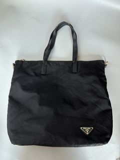 (Category: ) located in . Submitted by houseofluxury.co (Listing ID 1453693477, Image 1). Description: .