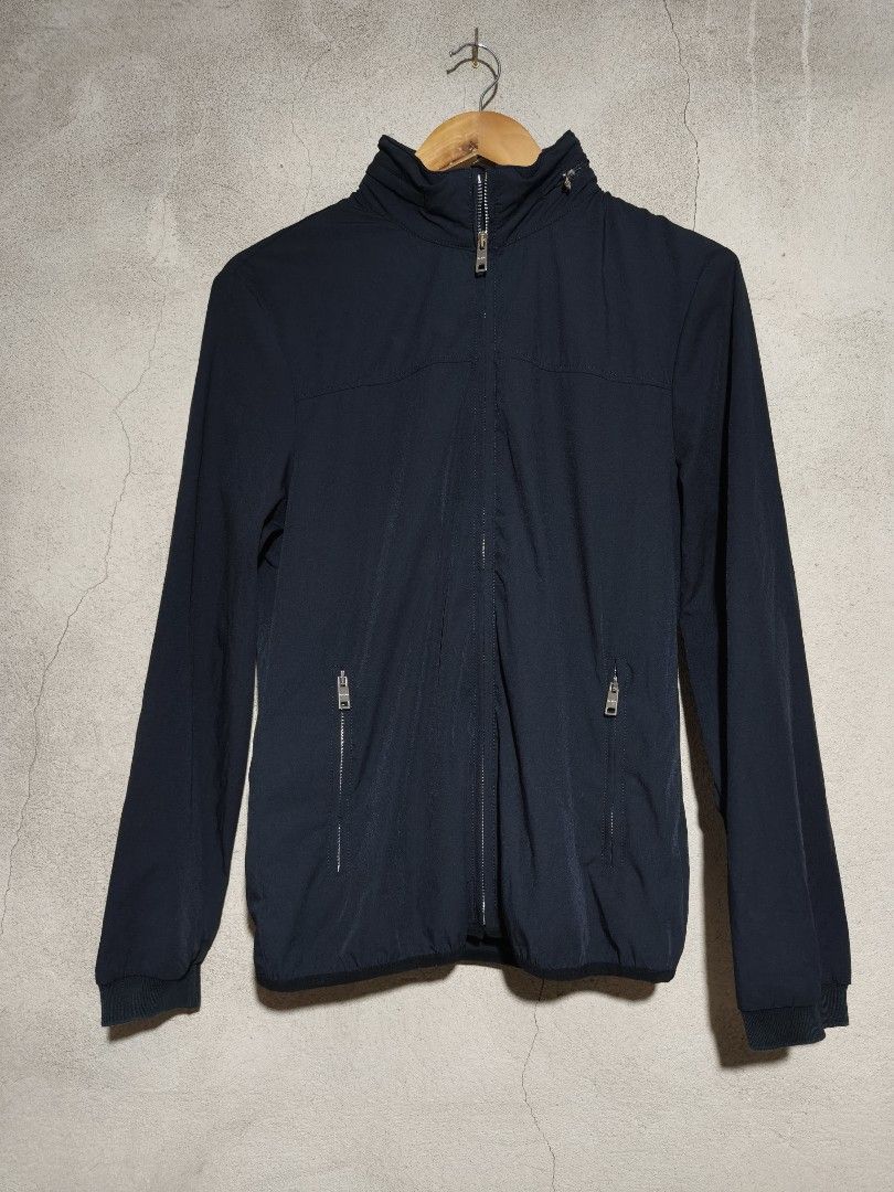 PRADA PACKABLE HOOD NYLON JACKET (Category: Luxury Apparel) located in Tacloban City. Submitted by tactripp (Listing ID 1453790644, Image 1). Description: Small to Medium Best Fit Width - 19 inches Length - 25.5 inches Riri Zip Excellent Condition No issue Honest issue - Cutted Rubber Tag/Caretag.