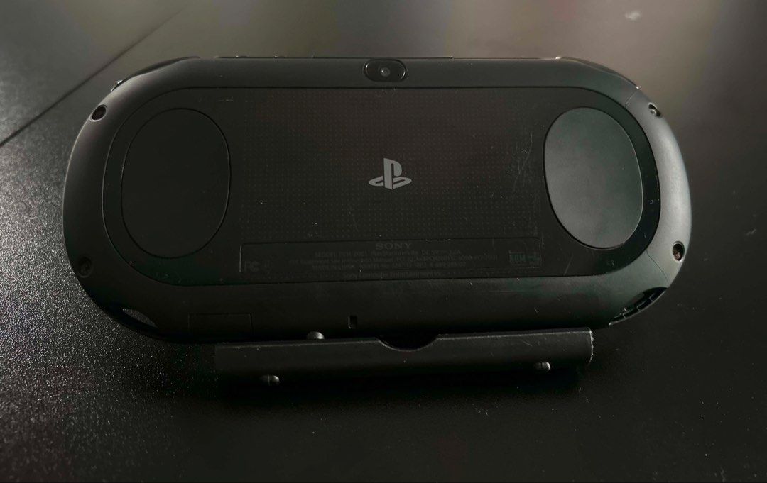 PS Vita 2000 Slim Bundle – 8 Games + 8GB Memory Card (Category: PlayStation) located in Virac. Submitted by nishiniiii (Listing ID 1453780250, Image 3). Description: PS Vita 2000 Slim Bundle – ₱8,500 (Negotiable) 📦 Includes: *PS Vita 2000 Slim *Official 8GB PS Vita Memory Card *Official Sony PS Vita carrying case/pouch *8 Original PS Vita Games: Metal Gear Solid HD Collection Call of Duty: Black Ops Declassified Assassin’s Creed III: Liberation 