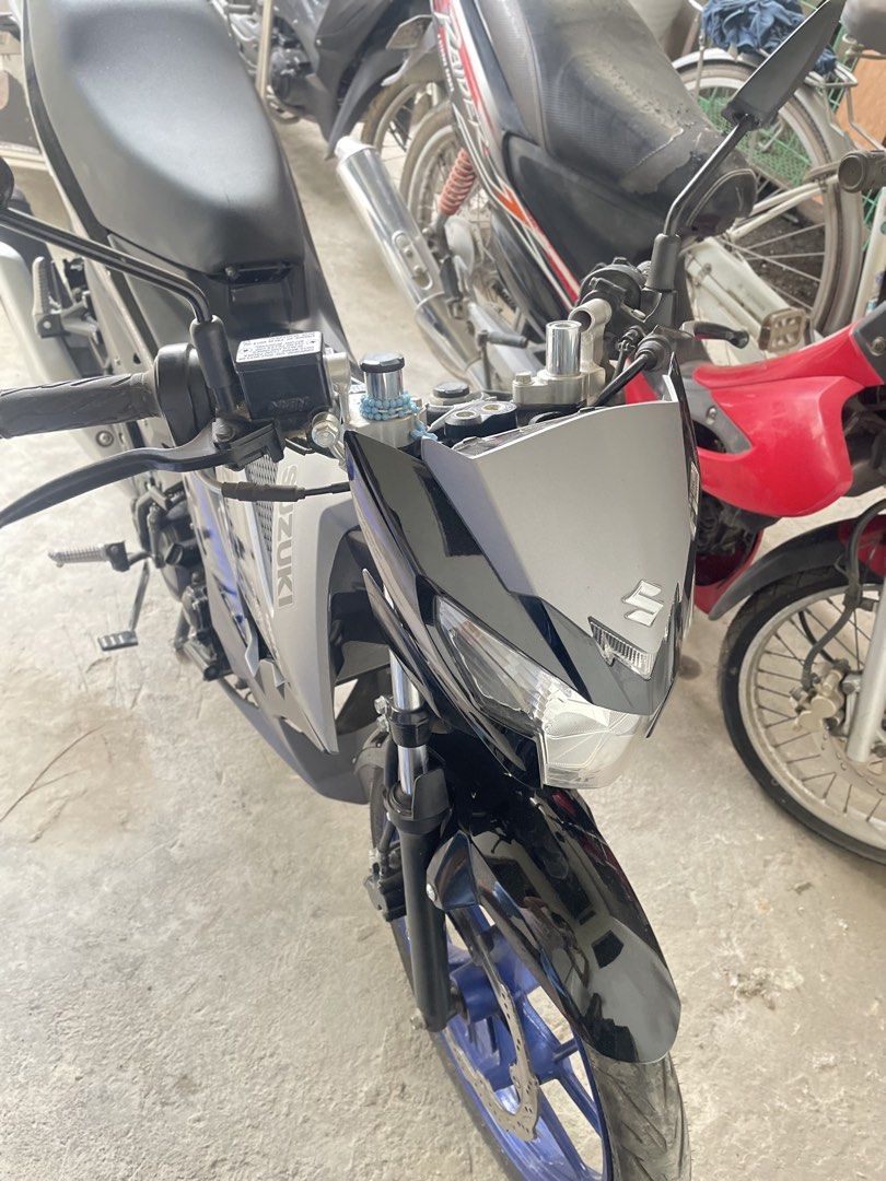 Raider FI R150 (2025 model) (Category: Motorbikes for Sale) located in Arayat. Submitted by thezenithzone (Listing ID 1453713427, Image 3). Description: RAIDER FI R150 (Blue) 2025 model rfs: switching to matic location: arayat, pampanga — complete papers — no issue, just minor scratches — dm for more inquiry.