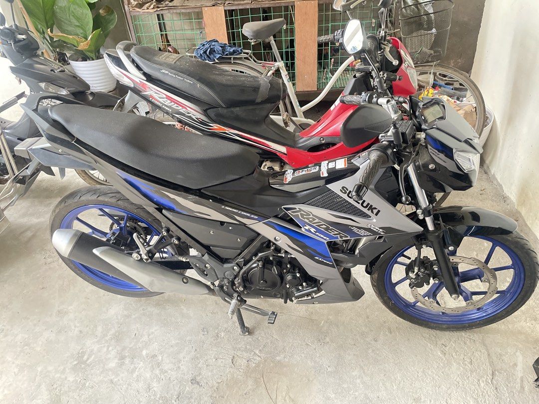 Raider FI R150 (2025 model) (Category: Motorbikes for Sale) located in Arayat. Submitted by thezenithzone (Listing ID 1453713427, Image 2). Description: RAIDER FI R150 (Blue) 2025 model rfs: switching to matic location: arayat, pampanga — complete papers — no issue, just minor scratches — dm for more inquiry.