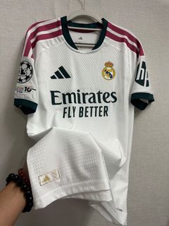 (Category: ) located in . Submitted by calcio_sport_jersey (Listing ID 1453775076, Image 1). Description: .