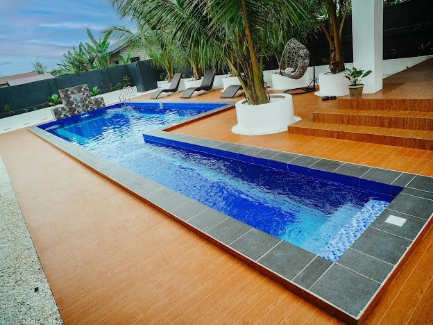 Resort Type Residential House (Category: House & Lot) located in Caloocan City. Submitted by duanebella (Listing ID 1453633317, Image 2). Description: PROPERTY FOR SALE This is your chance to own a resort style home. This home is currently listed in Airbnb if we’re not using it. Beautifully designed with low maintenance landscaping at its core. Enjoying the outdoors effortless with a beautiful pool and large gazebo with kitchen, there is also a c