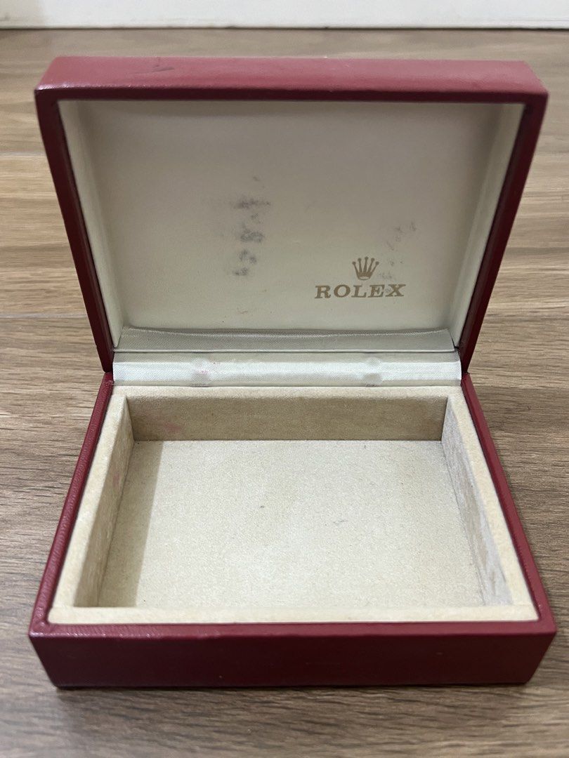 Rolex box (no pillow) (Category: Luxury Watches) located in Baliuag. Submitted by watchgalleriaphl (Listing ID 1453756991, Image 1). Description: Authentic Rolex Box Sold as is. No pillow. .