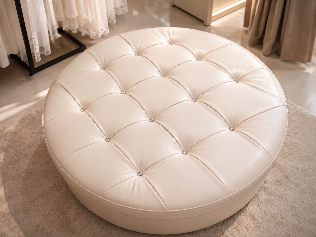 Round sofa (Category: Chairs) located in Miri. Submitted by royal.manis (Listing ID 1453672696, Image 2). Description: .