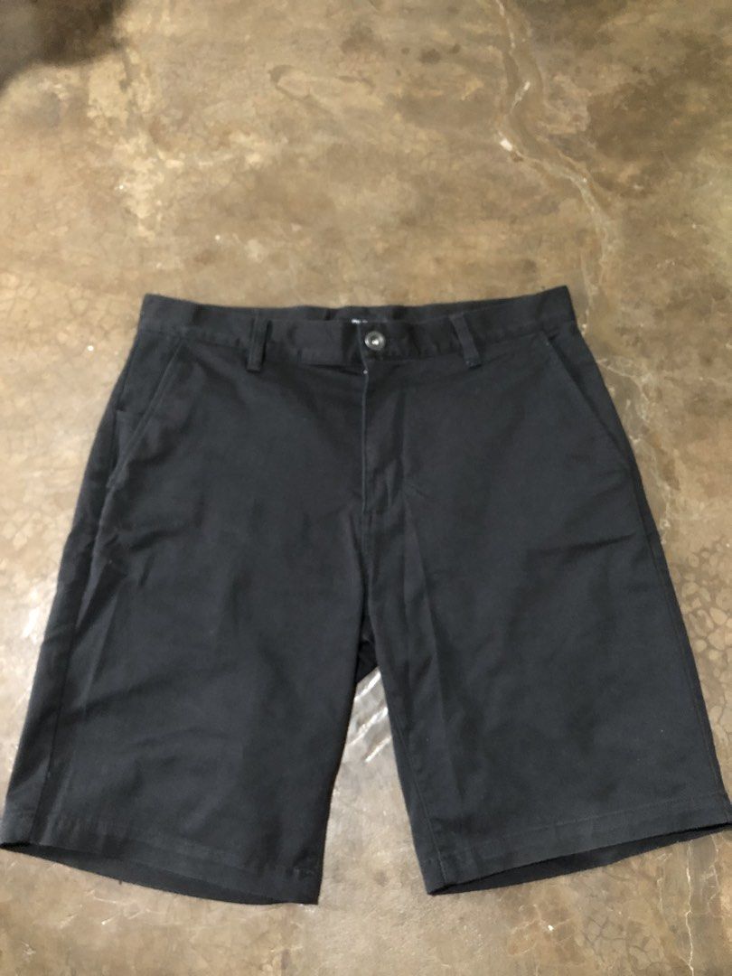 RVCA skateboarding short (Category: Shorts) located in Manila. Submitted by slowprocessthrift (Listing ID 1453678100, Image 1). Description: RVCA short BLK waist 33 length 20 leg open 10 No issue As New very good condition .