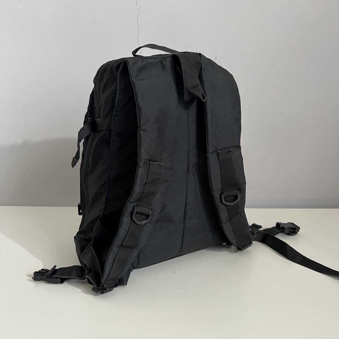 Sergeant tactical backpack (Category: Backpacks) located in Kuala Lumpur. Submitted by thebrand13 (Listing ID 1453731921, Image 2). Description: For sale Sergeant Tactical backpack Condition good xde koyak Zip masih baik dlm bersih Size medium 💯 ori More info 0179859613.