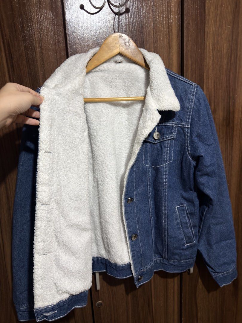 Sherp Lining Denim Jacket (Category: Coats, Jackets and Outerwear) located in Cavite. Submitted by rrppreloved (Listing ID 1453745481, Image 2). Description: Super nice denim jacket! Never used Can fit S-M .