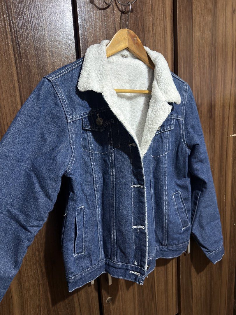 Sherp Lining Denim Jacket (Category: Coats, Jackets and Outerwear) located in Cavite. Submitted by rrppreloved (Listing ID 1453745481, Image 3). Description: Super nice denim jacket! Never used Can fit S-M .