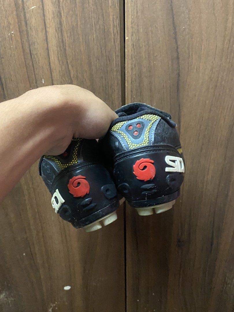 SIDI cycling shoes (Category: Bicycles) located in Manolo Fortich. Submitted by thriftstr.co (Listing ID 1453743626, Image 3). Description: Size 44 RFS: Hindi na nagagamit Need wash lang Steal!.