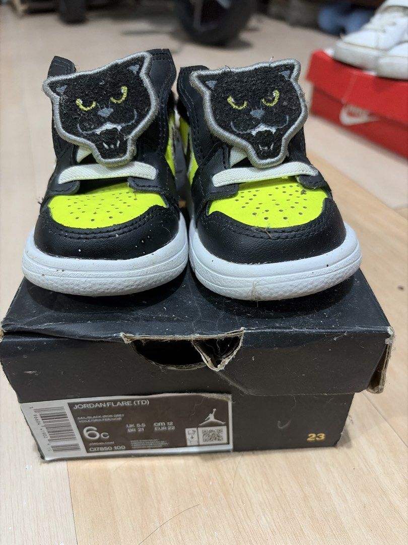 Sneakers bundle (Category: Babies & Kids Fashion) located in Pasay City. Submitted by sandybuggy (Listing ID 1453694860, Image 2). Description: Jordan flare- 4c -650 Sunray adjust -6c-500 Nike court negacy-6c -650 Onitsuka -k6- 650 Major Ducluttering Take all..