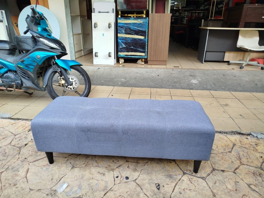Sofa Stool Code:SS-38 (Category: Other Home Furniture) located in Petaling Jaya. Submitted by micron1786 (Listing ID 1453651474, Image 1). Description: [**Price above DOES NOT INCLUDE of delivery & Installation**] Code :SS-38 Available :1 Condition : Goods We are specialist in BUY or SELL New/Used Home Furniture or Office Equipment [ Micron Furniture Trading sdn bhd ] 20 , Jalan PJS 3/46 , Sri Manja Square , Taman Sri Manja , 46000 Petaling Jaya.
