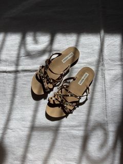 (Category: ) located in . Submitted by closet_adieee (Listing ID 1453622465, Image 1). Description: .