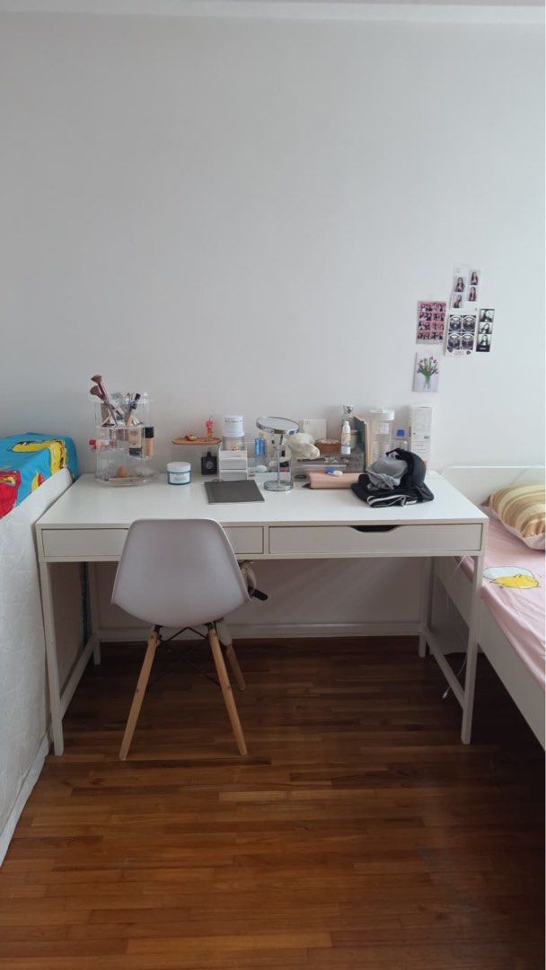 Study table (Category: Tables & Sets) located in Singapore. Submitted by jinzhong (Listing ID 1453638065, Image 1). Description: Study table $48 Single bed $50 no mattress .