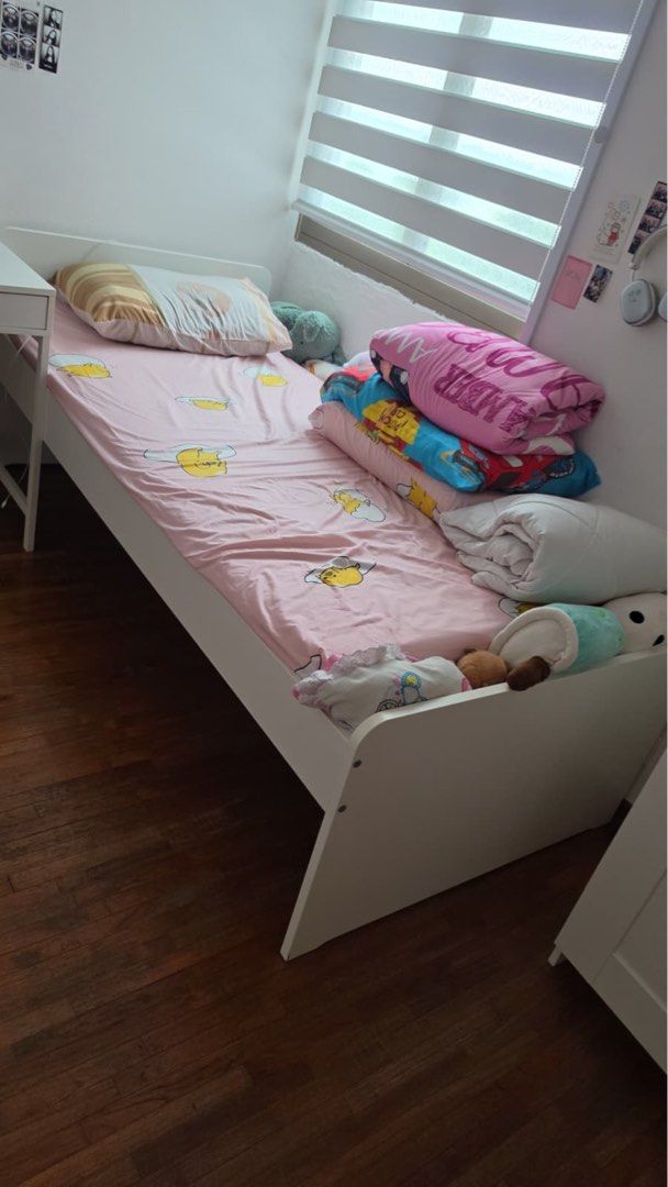 Study table (Category: Tables & Sets) located in Singapore. Submitted by jinzhong (Listing ID 1453638065, Image 2). Description: Study table $48 Single bed $50 no mattress .