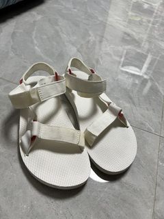 （分類：）位於 。 由 tcm.152 提交（商品編號 1453802737，圖片 1）。簡介： 。