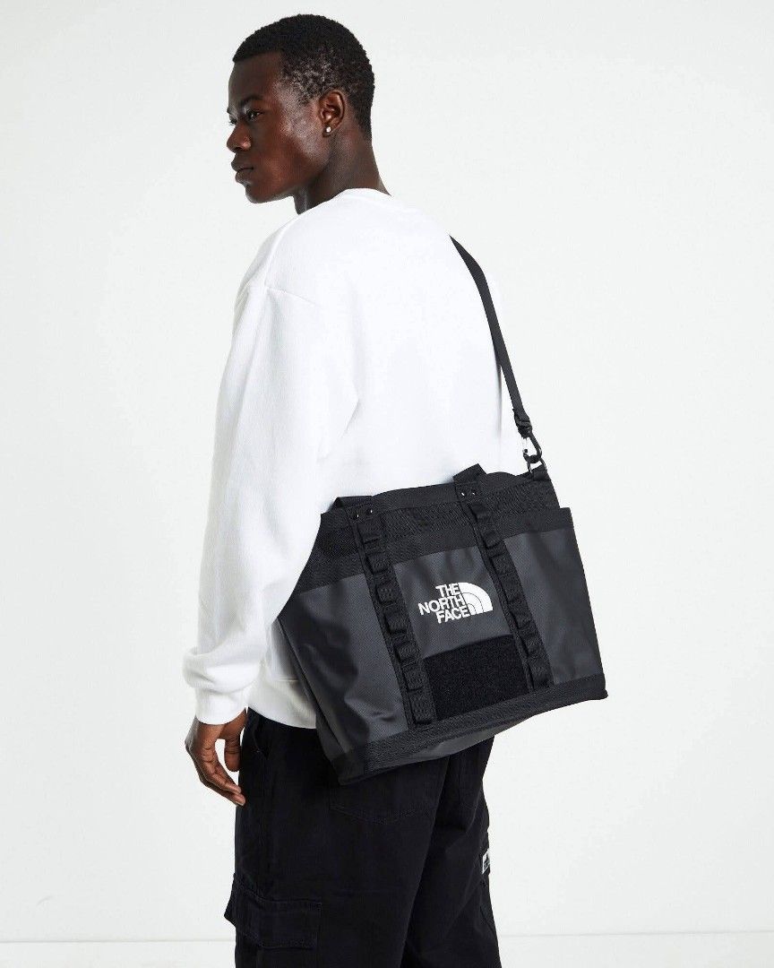 Tnf fusebox tote bag (Category: Tote Bags) located in Quezon City. Submitted by icollectionstuff (Listing ID 1453641415, Image 3). Description: ‼️AVAILABLE NOW❗️❗️ TNF tote bag Php 2,300 📌Limited Stocks‼️ 📍Payment Via Gcash 📍Additional Shipping fee via Lalamove nearby or pick up or meet up 📍Victoria Sports tower kamuning QC Pm me for interested.