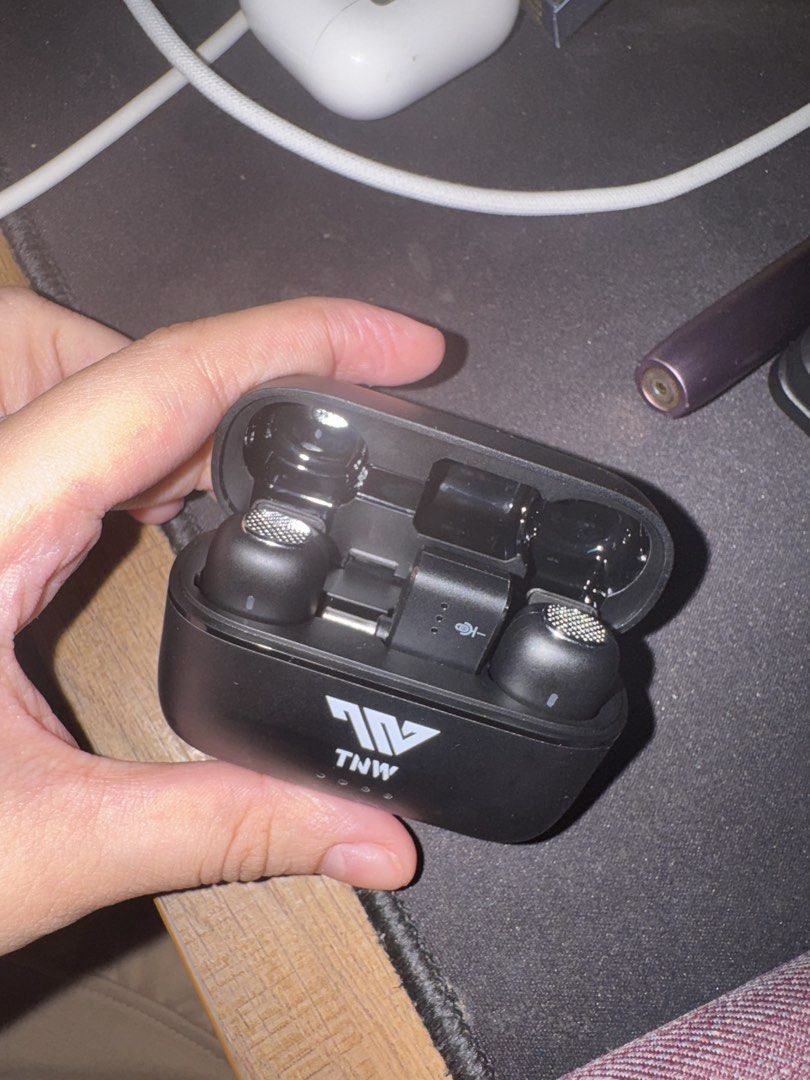 TNW X29 WIRELESS LAVALIER MICROPHONE (TYPE-C) (Category: Microphones) located in Las Pinas. Submitted by residentsm (Listing ID 1453750182, Image 1). Description: - No Box and Charger - Reason for Selling: No longer in use. - Issues: None - Market Price: ₱991.