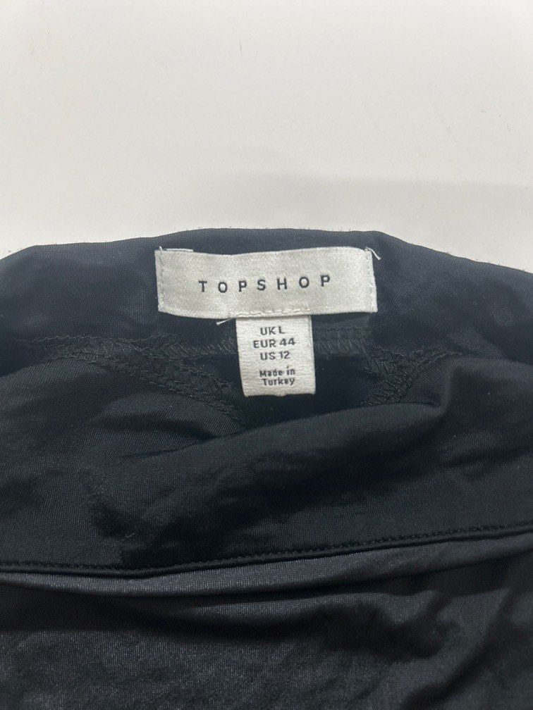 Topshop (Category: Sleeveless) located in Malolos. Submitted by risen___ (Listing ID 1453737390, Image 3). Description: .
