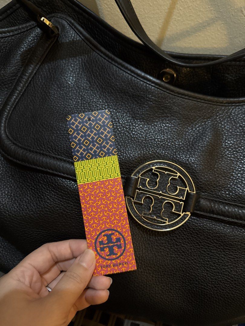Tory Burch Tote Bag Original Large size (Category: Shoulder Bags) located in Manila. Submitted by bargainstore.ph (Listing ID 1453805197, Image 2). Description: Bought in the USA. Like new condition. Now flaws. Gold hardware still in great condition.