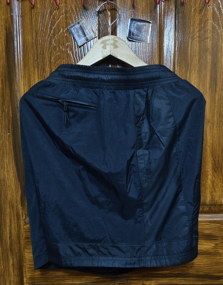 UNDER ARMOUR MEN CURRY WOVEN SHORTS (BLACK) (Category: Shorts) located in Caloocan City. Submitted by sel_cal (Listing ID 1453677861, Image 3). Description: ✔️💯Original&BrandNew✓ UNDER ARMOUR MEN CURRY WOVEN SHORTS (BLACK) SIZE: XL ORIGINAL PRICE: PHP 3,395 NOW: FOR PHP 1,199 ONLYYY!!! (CUSTOMER CHARGE FOR SHIPPING FEE) DETAILS: 100% Nylon DIMENSION: XL L- 17.5 inch W- 17.5 inch 💸 MONEY BACK GUARANTEED IF PROVEN FAKE! 💸 Located at: 📍 Camarin 