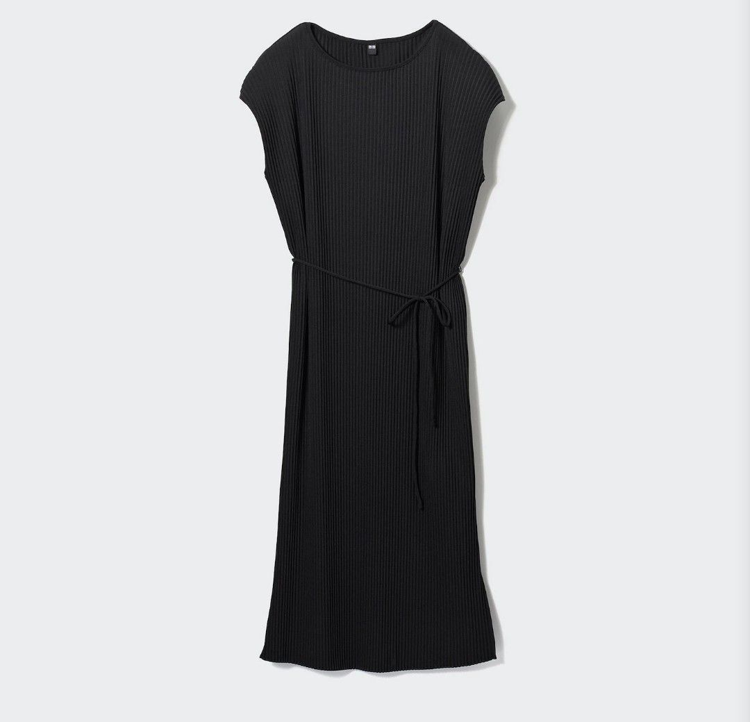 Uniqlo Pleated Dress (Category: Dresses) located in Manila. Submitted by jaccollections (Listing ID 1453643484, Image 1). Description: ▪︎ XXL On tag size (Width 26 Full length 47) ▪︎ Good as new condition *Pullout 🇯🇵 NOTICE TO BUYERS❗️ Must read. Hello dear, available now premium quality and fresh from Japan items ✨️ all items are on hand and ready to ship. Feel free to message ✨️ Shipping Process ⬇️ 📍 J&T Express | Regular Shipping | No COD �