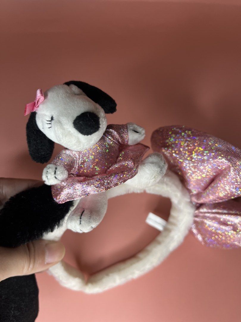 Universal Studios Snoopy Headband Pink (Category: Hair Accessories) located in Caloocan City. Submitted by snapshop_ph (Listing ID 1453700466, Image 3). Description: USJ limited.