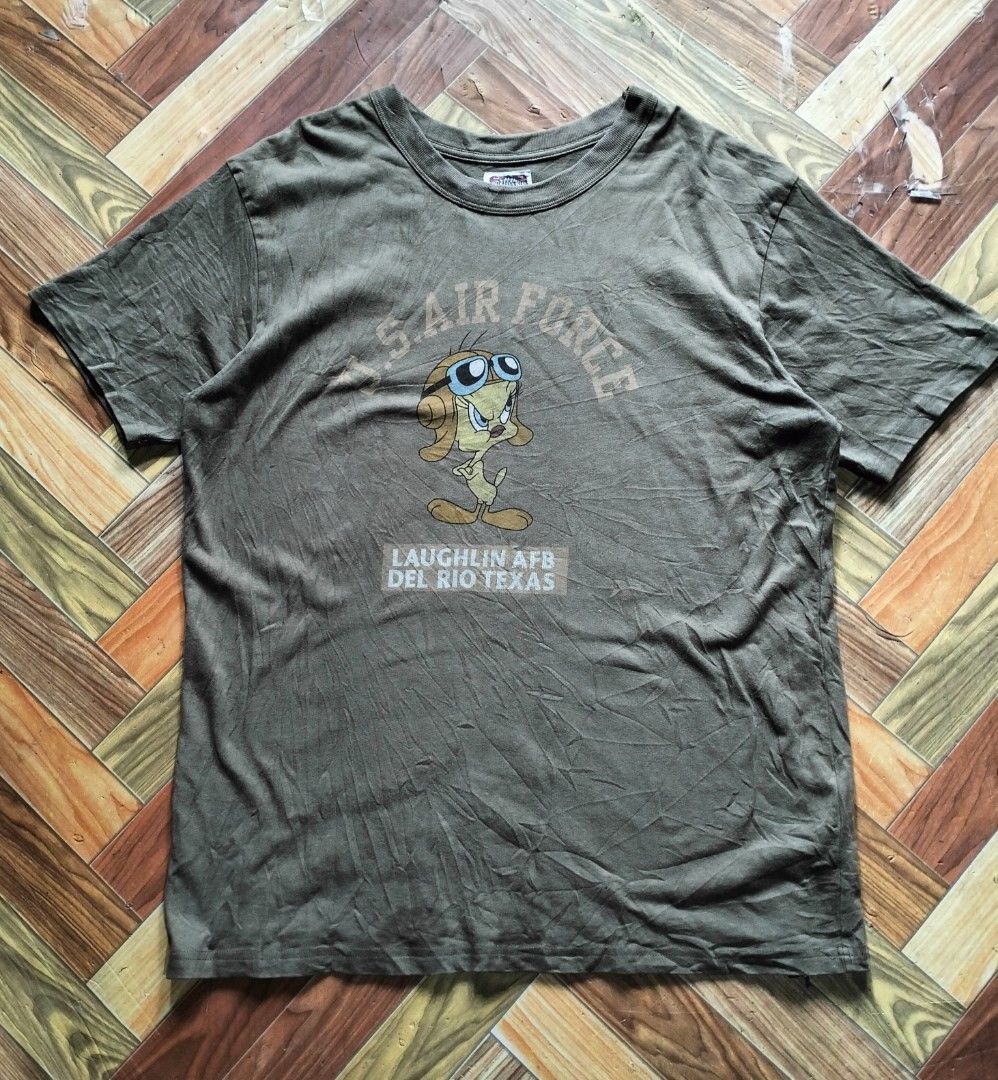 U.S. AIR FORCE Tweety bird (Category: Tshirts & Polo Shirts ) located in Solana. Submitted by allgoodst.s (Listing ID 1453682506, Image 1). Description: U.S. AIR FORCE TWEETY BIRD shirt Large size dimes w22/29L good condition 9/10 CR need wash army Green color no issues need wash lang.