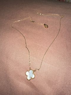 (Category: ) located in . Submitted by estrelle.shop (Listing ID 1453723234, Image 1). Description: .
