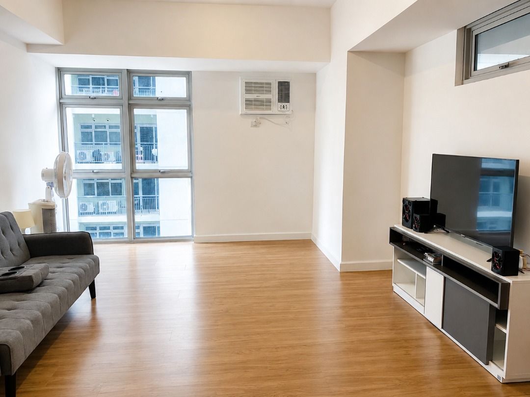 Verve Residences Studio Unit For Sale 37sqm (Category: Apartments & Condos) located in Taguig. Submitted by mandysingson (Listing ID 1453737672, Image 1). Description: VERVE Residences by Alveo in BGC Taguig LOCATION: TAGUIG CITY - BGC TOWER 1 FLOOR: 27th FLOOR AREA: 37sqm BEDROOMS: STUDIO TOILET AND BATH: 1 PARKING: NONE FURNISHING: UNFURNISHED Title Status: CLEAN TITLE Currently unused. PRICE: ₱ 9,000,000.00 (GROSS PRICE).