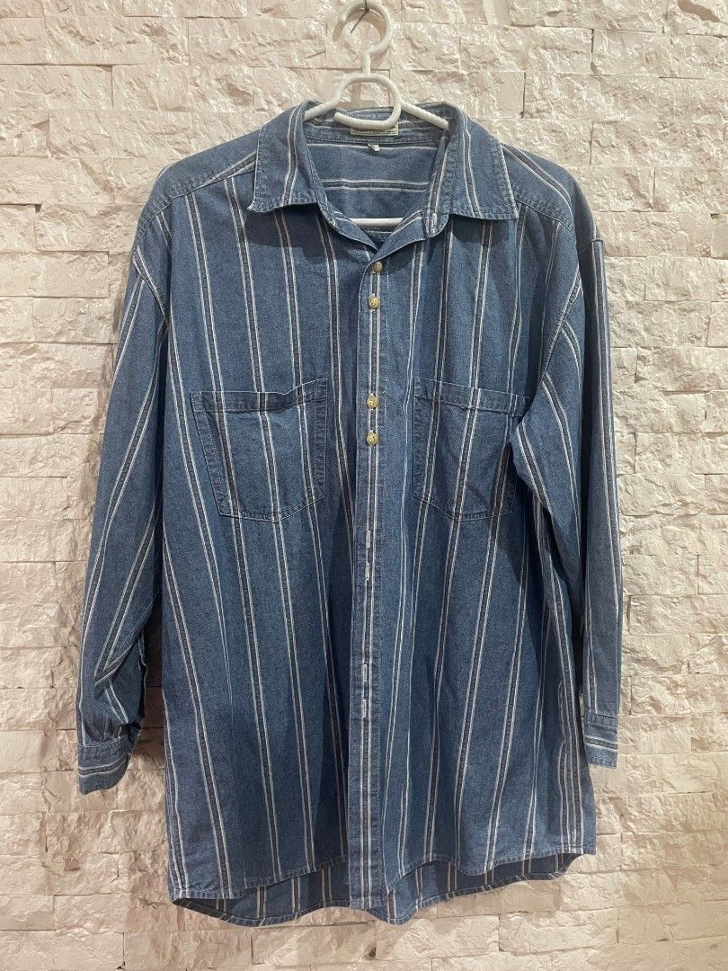 Vintage Guess Long Sleeves (Category: Longsleeves) located in Mataasnakahoy. Submitted by putingely (Listing ID 1453765375, Image 1). Description: .