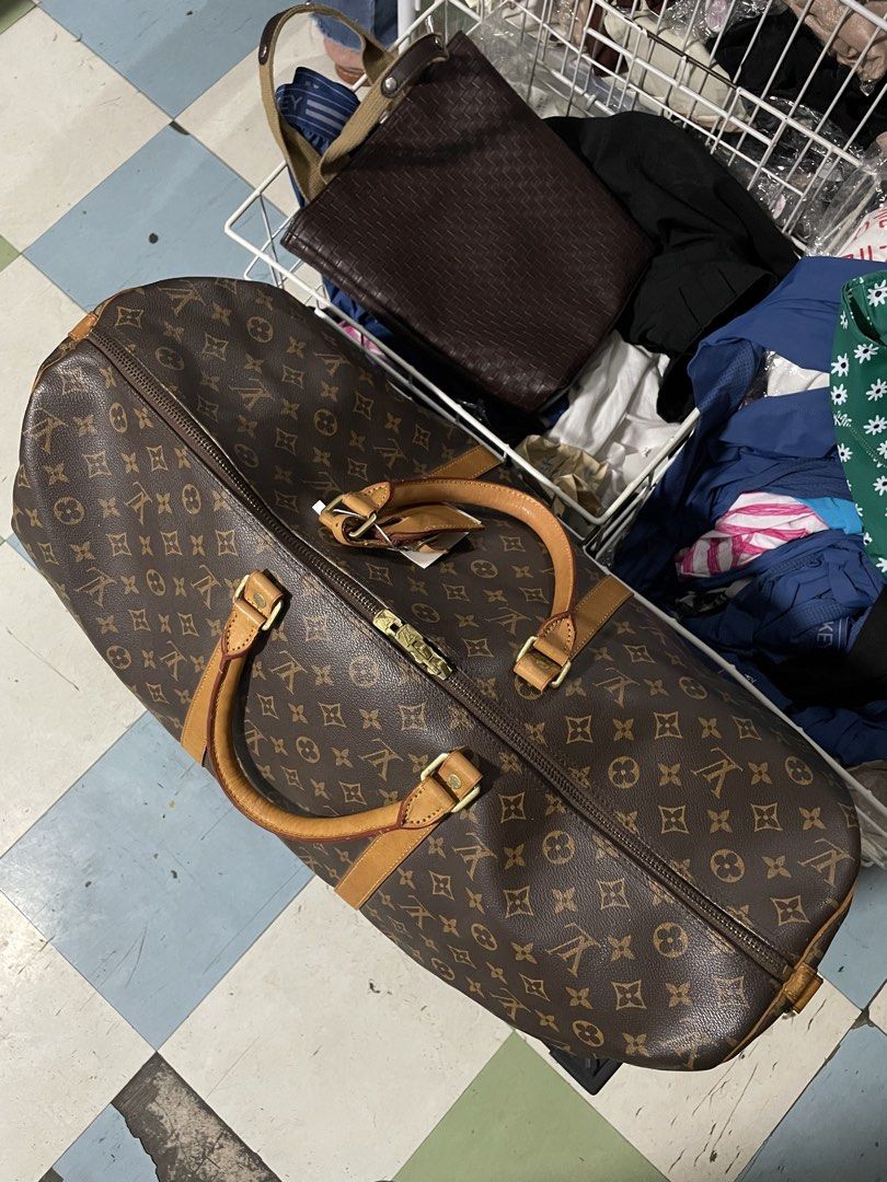 Vintage Louis Vuitton Keepall Bag Monogram Canvas 55 (Category: Luxury Bags & Wallets) located in Muntinlupa City. Submitted by clarencemirones (Listing ID 1453757669, Image 2). Description: Vintage Louis Vuitton Keepall Bag Monogram Canvas 55 25” width 12” Length like new! ₱5k only dm me!.