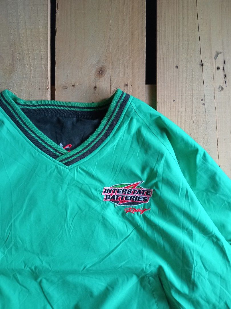 vintage reversible nascar jacket (Category: Coats, Jackets and Outerwear) located in San Isidro. Submitted by lagloots (Listing ID 1453701150, Image 3). Description: vintage reversible bobby labonte jacket nylon fabric embroidered logo both sides mas green and black in person must have piece fits xxl DIMES (IN INCHES) LENGTH: 27 / WIDTH: 28 CONDITION: 10/10 [] COLOR RATE: 10/10 ISSUE:.