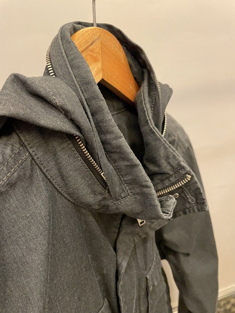 Vintage vans dark grey utility jacket (Category: Coats, Jackets and Outerwear) located in General Santos City (Dadiangas). Submitted by a.rt.eyes (Listing ID 1453793038, Image 3). Description: Size medium on tag, actual size large Dimension width 21 length 28 Excellent condition with no issues Color rate 10/10 Authentic Location general santos city.