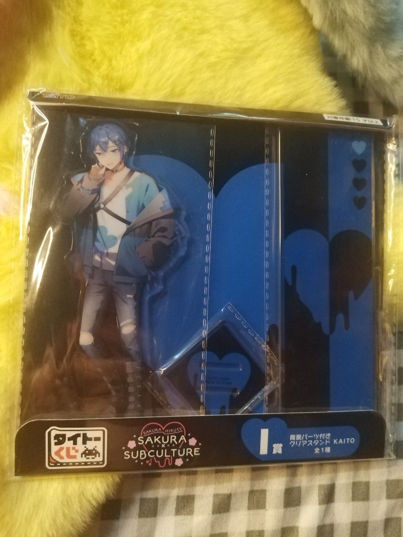 Vocaloid Acrylic Standees (Kaito/Miku) (Category: Character Goods) located in Manila. Submitted by key_pie (Listing ID 1453630748, Image 3). Description: Each standees costs 199.