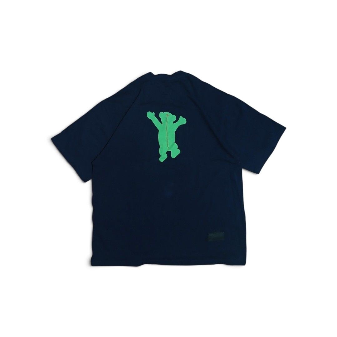 WE11DONE Navy Bear Graphic T-Shirt Size (Category: Tshirts & Polo Shirts ) located in Las Pinas. Submitted by rcp123 (Listing ID 1453723147, Image 2). Description: - Brand: WE11DONE - Color: Navy Blue - Size: L - Design: Green bear graphic on front and back - Material: 100% Cotton (check label for specifics) - Style: Casual wear 28 x 23 .