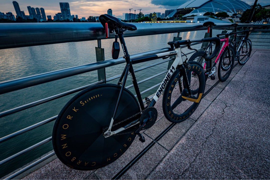 white sprinter (Category: Bicycles) located in Singapore. Submitted by user958562885 (Listing ID 1453783752, Image 2). Description: (Frame only!) -wtt/wts -condi 7/10 -size 54 -no dents or cracks CB price offer up.