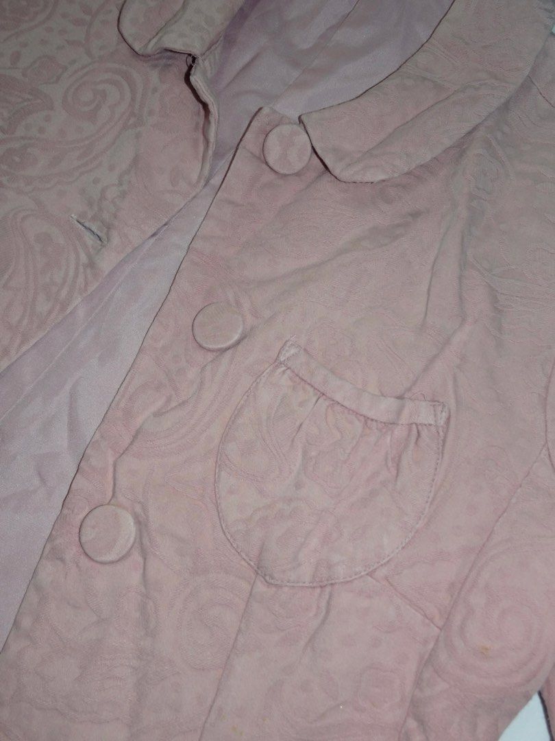 PaperDolls Y2K Pink Button-Down Blazer (Category: Coats, Jackets and Outerwear) located in Manila. Submitted by kim.declutterss (Listing ID 1453710298, Image 2). Description: - Size: Medium (fits small-medium) - Issue: Slight yellow stains - 2 small pockets in front - Can be worn as a blazer or blouse top - Color may vary due to lighting.