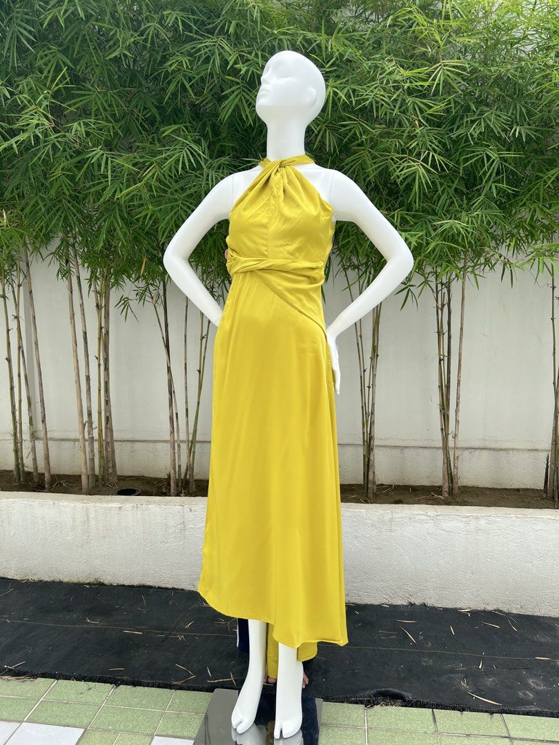 Yellow Evening Gown for Wedding Guest (Category: Evening dresses & gowns) located in Quezon City. Submitted by amandasee21 (Listing ID 1453785259, Image 1). Description: - Beautiful royal yellow maxi dress - 2 way design with elegant bodice - Chic satin fabric - Flowing, pleated skirt - Ideal for formal events, parties, and special occasions - Comfortable and stylish.